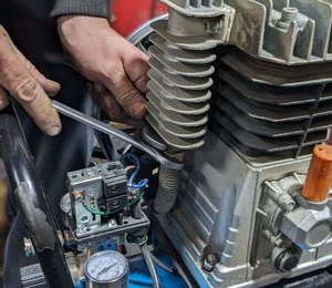 ремонт повітряного компресора air compressor